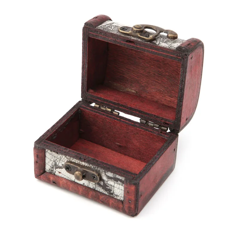 coffre de rangement en bois et métal avec fermoir antique