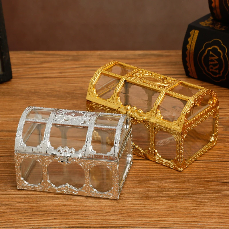 coffre de pirate transparent avec finitions argentées