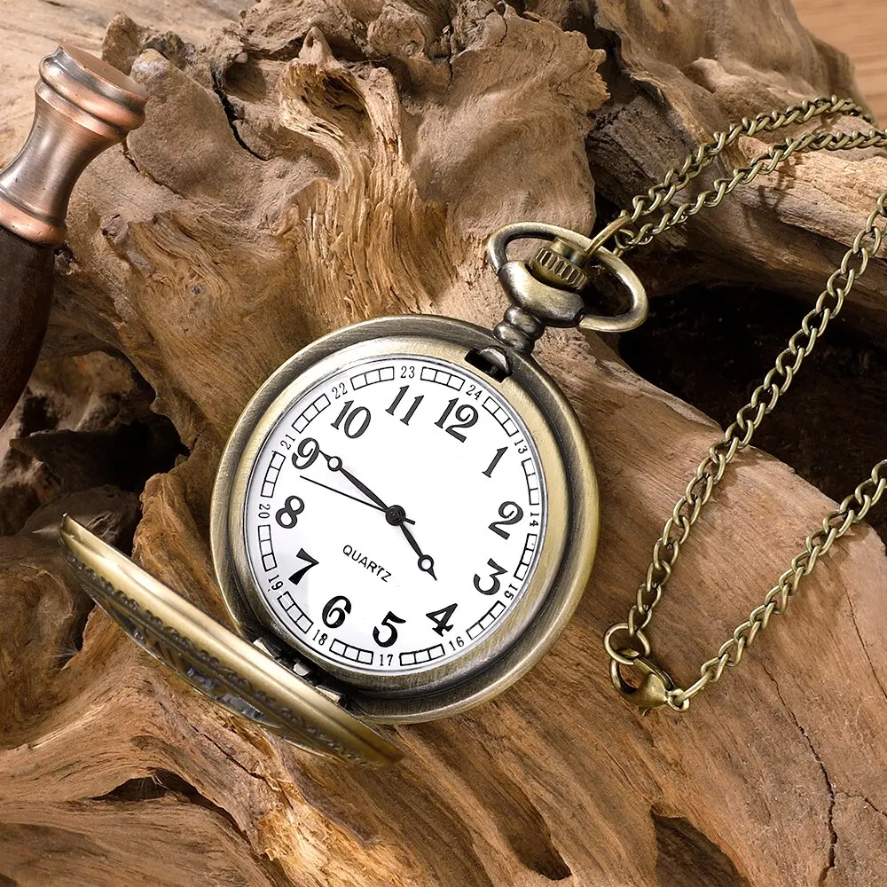Montre à gousset de style pirate avec chaîne en métal