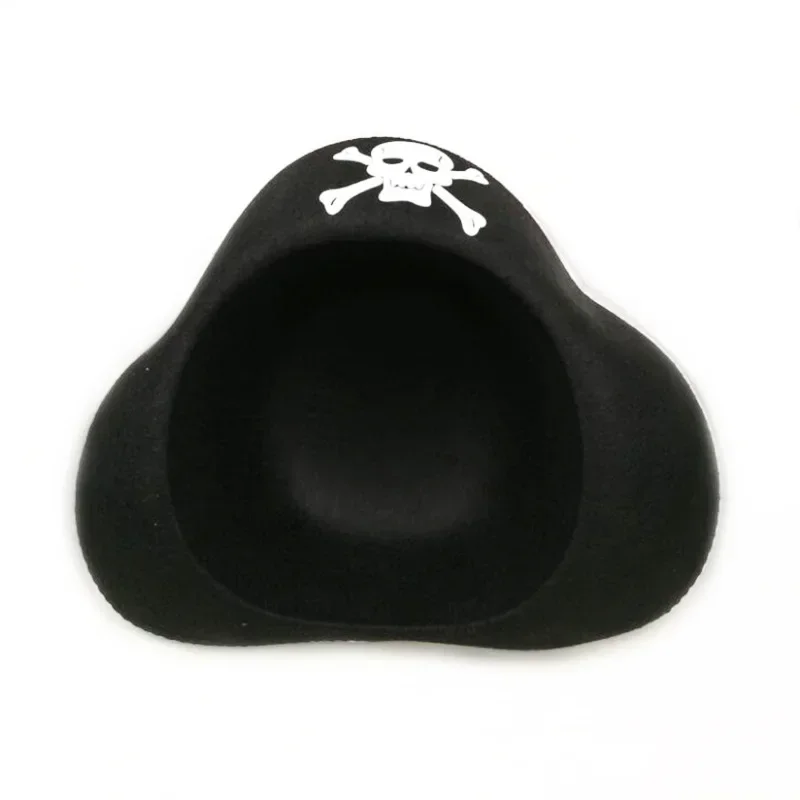 Chapeau pliable en forme de pirate dans un environnement festif