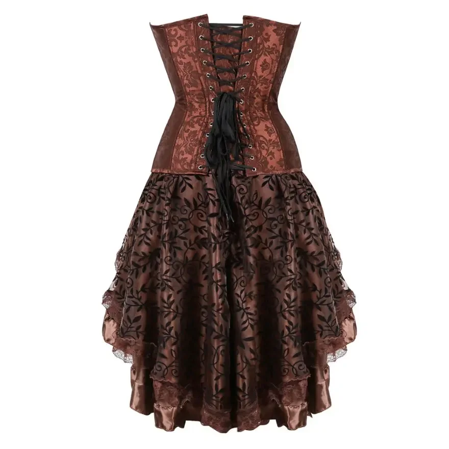 Femme portant un costume corset pirate avec des détails en dentelle