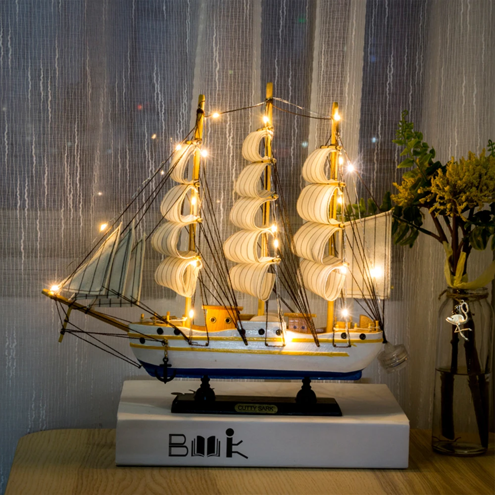 Détail du bateau pirate décoratif en bois